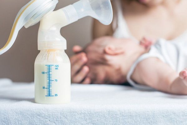 Sử dụng sản phẩm kích sữa khi bé ngưng ti