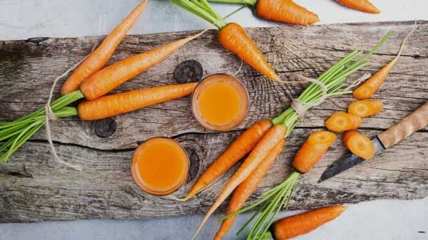 Cà rốt chứa nhiều vitamin làm giảm sắc tố gây thâm môi