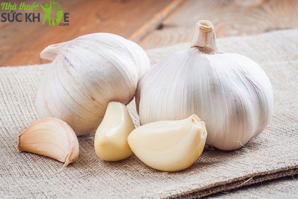 Cách trị lác đồng tiền bằng tỏi đơn giản tại nhà