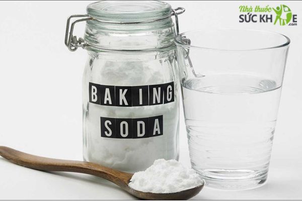 Sử dụng nguyên chất baking soda với nước