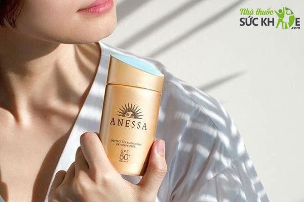 Kem chống nắng phổ rộng Anessa Perfect UV Sunscreen Skincare Milk SPF50 PA+++