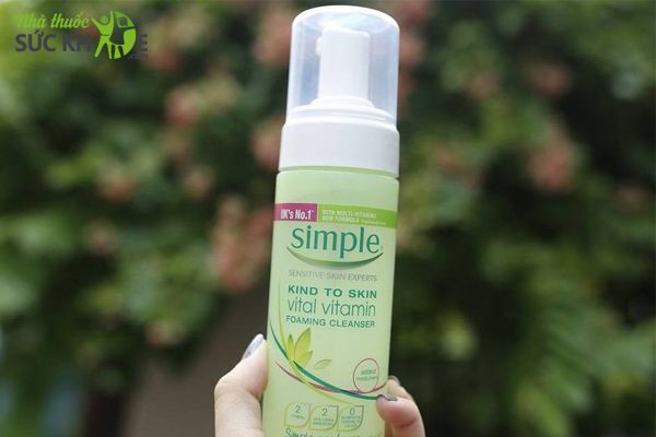 Sữa tắm rửa Simple cho tới domain authority thô Review Kind đồ sộ Skin Vital Vitamin Foaming Cleanser
