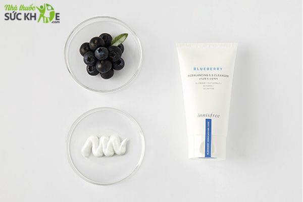 Sữa rửa mặt Innisfree Blueberry Rebalancing 5.5 Cleanser
