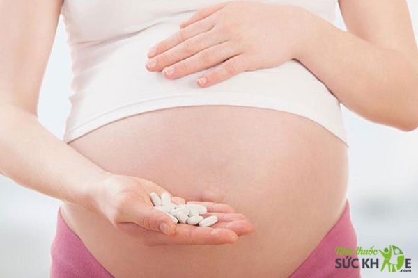 Tại sao mẹ bầu cần sử dụng vitamin tổng hợp?