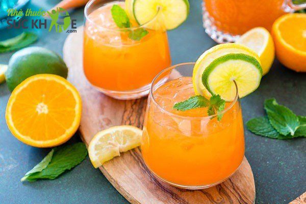 Uống Canxi và Vitamin C cùng lúc được không, Có nên uống canxi với nước cam không