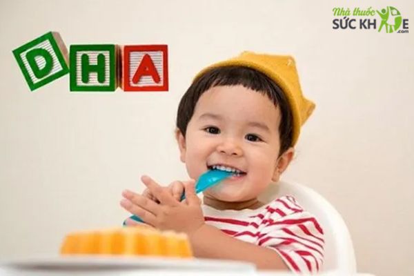 DHA đóng vai trò quan trọng để phát triển trí não và thị giác ở trẻ sơ sinh và trẻ nhỏ
