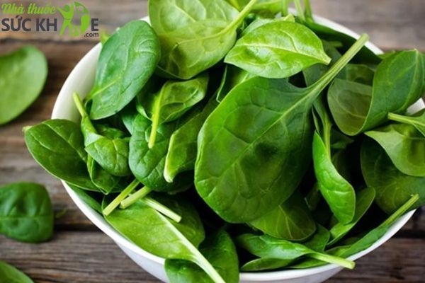 thực phẩm tăng sức đề kháng cho trẻ, Cải bó xôi chứa lượng vitamin dồi dào và chất xơ tốt cho tiêu hóa