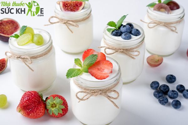 thực phẩm tăng sức đề kháng cho trẻ, Sữa chua kết hợp với trái cây càng phát huy hiệu quả tăng cường sức đề kháng 