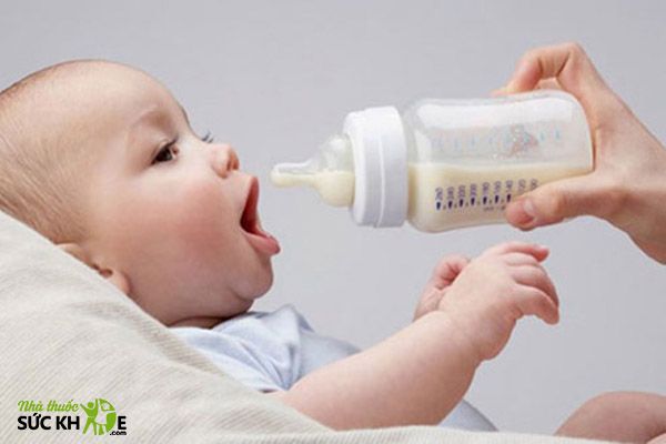Công dụng của sữa non giúp nâng cao khả năng đề kháng và giúp bé phát triển toàn diện