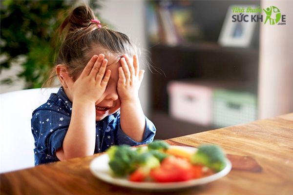 Trẻ biếng ăn gây ảnh hưởng tới phát triển cả thể chất và trí tuệ