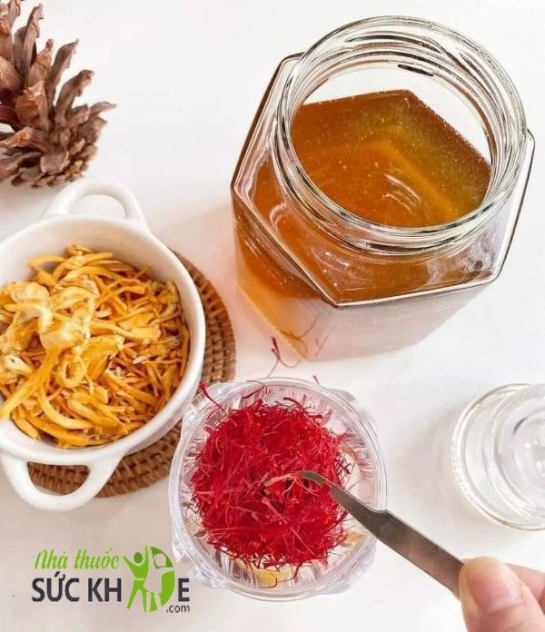 Cách ngâm mật ong saffron đông trùng hạ thảo 