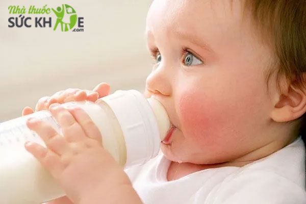 Nguyên nhân trẻ không hợp sữa công thức
