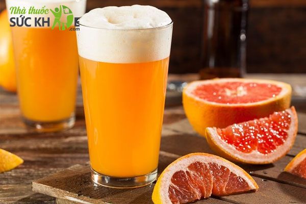 Cách làm trắng da bằng bia và nước cam 