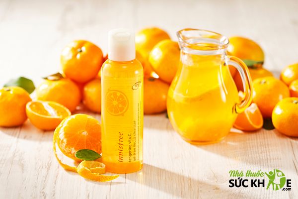 Sữa rửa mặt dưỡng trắng da Innisfree Tangerine Vita C Oil- Free Liquid Cleanser