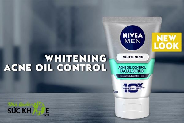 Sữa rửa mặt cho nam có hạt massage Nivea Men Oil Control Facial Scrub