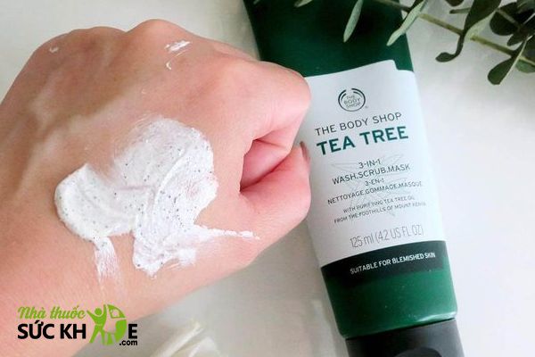 Sữa rửa mặt dạng hạt The Body Shop Tea Tree 3 in 1 Wash Scrub Mask