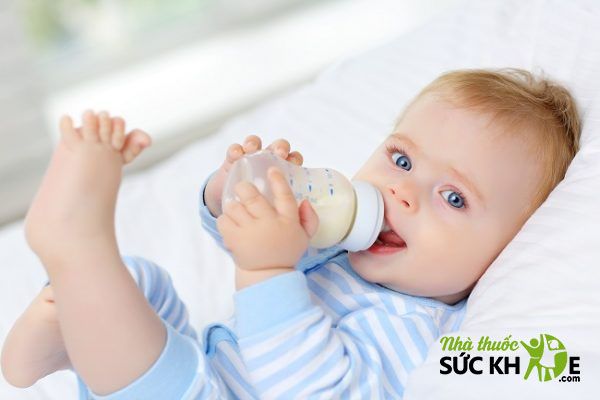 Sữa công thức bổ sung đa dạng dưỡng chất cho bé