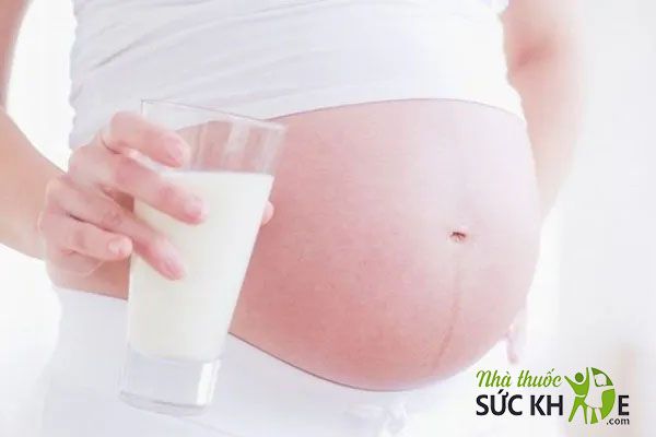 Chuyên gia khuyến cáo bà bầu nên uống sữa hạt trong thai kỳ