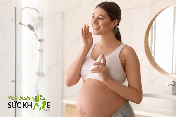 Phụ nữ có thai và nuôi con bằng sữa mẹ nên tham khảo ý kiến chuyên gia trước khi dùng