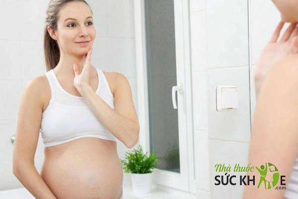 Tham khảo ý kiến bác sĩ trước khi dùng mỹ phẩm cho mẹ bầu
