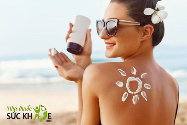 Sử dụng kem chống nắng cho da mặt và cả body