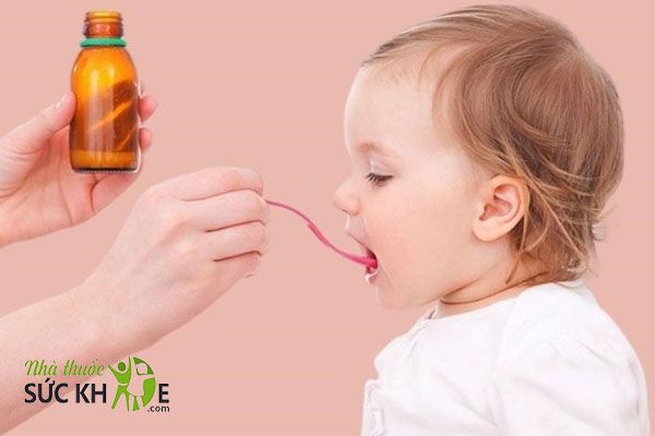Bé uống Vitamin đúng liều lượng khuyến cáo