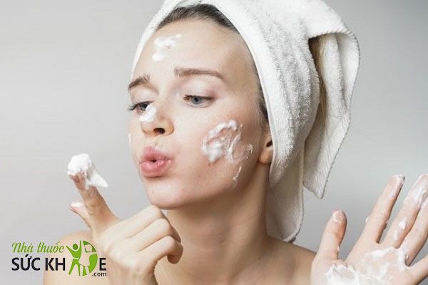 các bước trang điểm có kem chống nắng