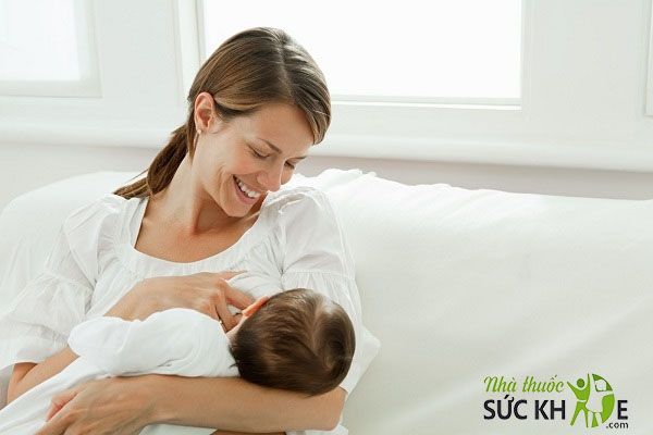 Bổ sung Vitamin D3 K2 Mk7 khi bé bú mẹ