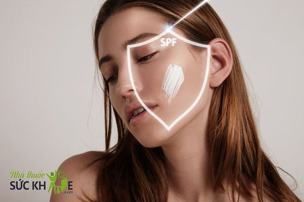 Thoa kem chống nắng trước khi ra ngoài 15- 20 phút