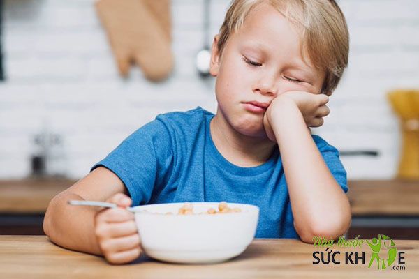 Trẻ chán ăn, khô da là tác dụng phụ thường gặp khi bổ sung Vitamin A