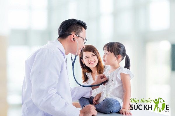 Tham khảo ý kiến từ chuyên gia y tế trước khi bổ sung Vitamin cho bé