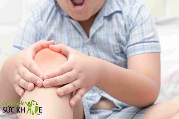 Vết thương lâu lành, trẻ bị chảy máu chân răng