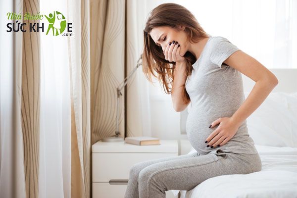 Phụ nữ có thai và cho con bú cần tham khảo ý kiến bác sĩ trước khi dùng