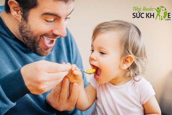 Bổ sung Vitamin tổng hợp cho bé 1 tuổi hỗ trợ bé khỏe mạnh, nhanh lớn
