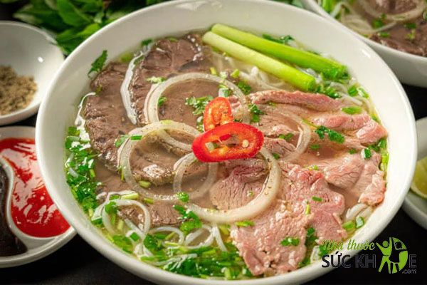 Ăn phở bò có nước mỡ