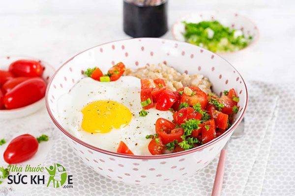 Cháo yến mạch trứng gà