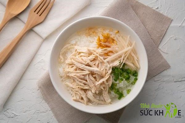 Cháo ức gà rau củ