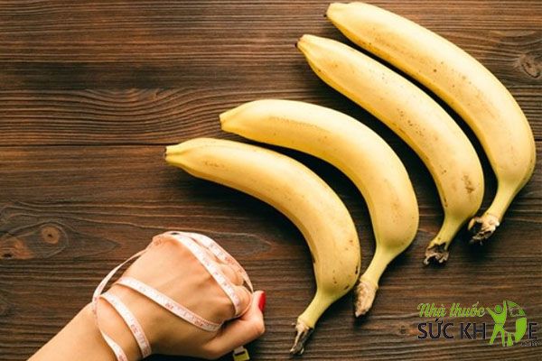 Chuối tiêu hỗ trợ phục hồi và tăng hoạt động của cơ bắp nên thường được lựa chọn làm bữa phụ trước và sau khi tập luyện