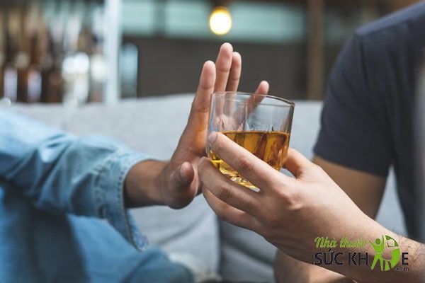 Hạn chế uống bia rượu