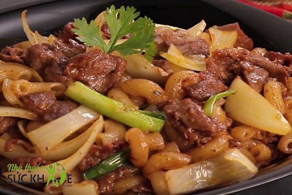 Nui xào thịt bò