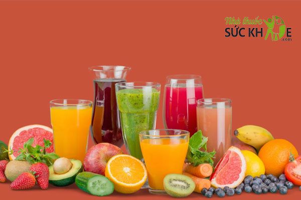 Uống nước ép trái cây