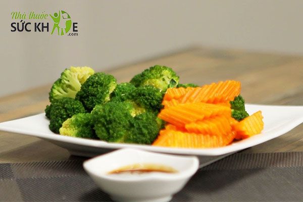 Cà rốt và bông cải xanh luộc