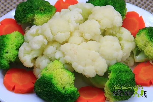 Súp lơ luộc ăn vào bữa trưa