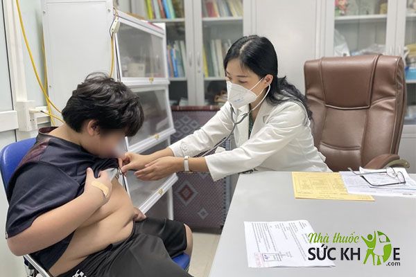 Thừa cân, béo phì gây ảnh hưởng đến sức khỏe và khiến bé tự ti