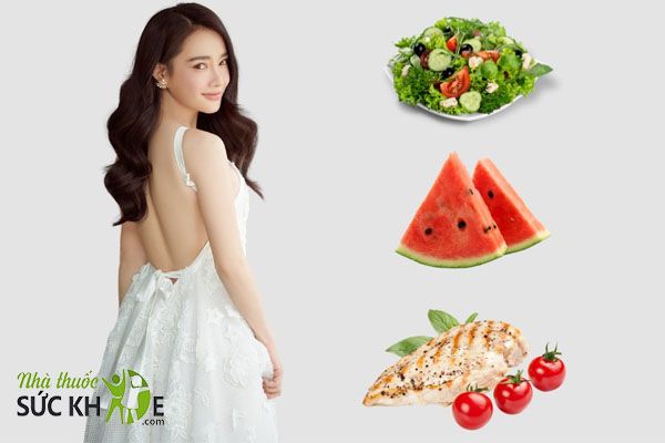 Salad rau củ và ức gà được yêu thích ở chế độ giảm cân