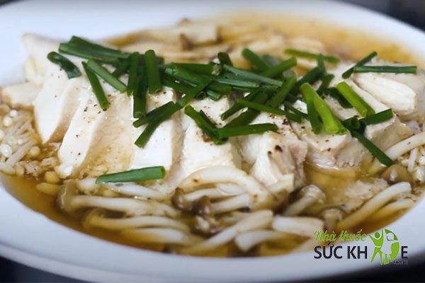 Ức gà hấp xì dầu