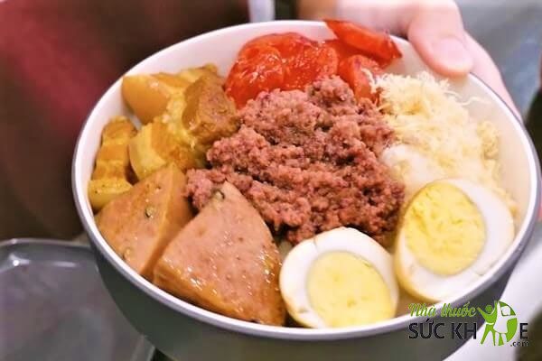 Ăn 1 bát xôi thịt trứng kho