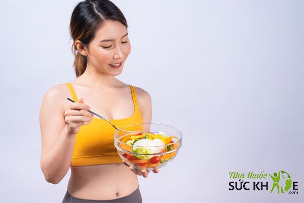 Nên ăn nhẹ trước khi tập