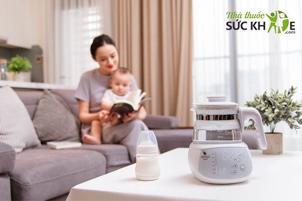 Đun sôi và để nguội nước trước khi pha sữa công thức