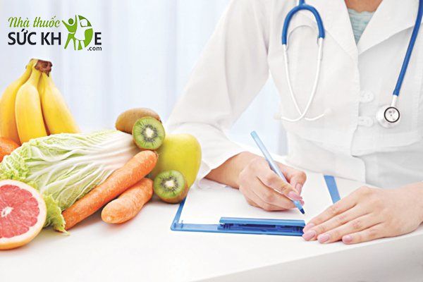 Thăm khám bác sĩ để được tư vấn tăng cân đúng cách